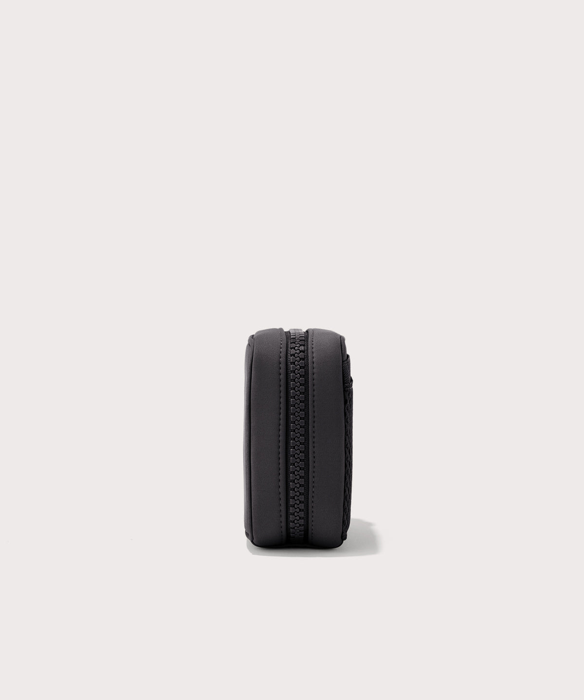 Arlo Tech Organizer in Onyx, Small